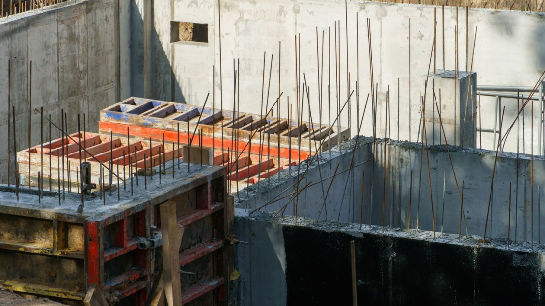 csúsztatott zsalus technológia alkalmazása