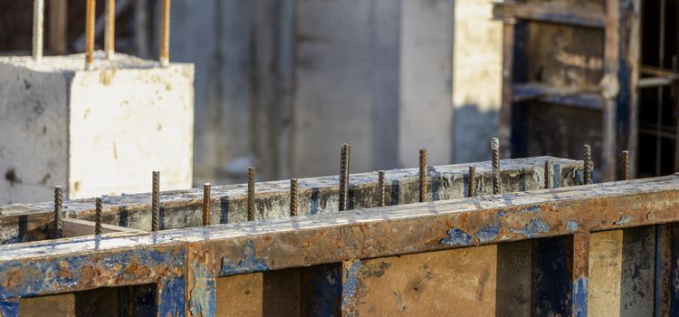 Csúszózsalus lakás többemeletes lakóépület homlokzata